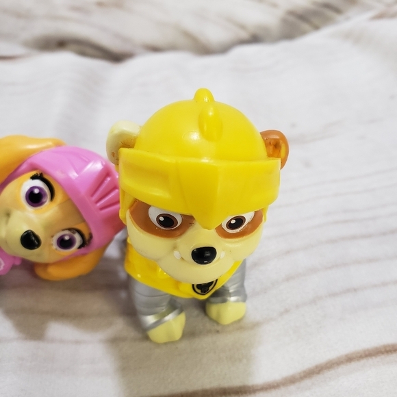 Paw Patrol Rescue Knights Pups Figure Lot Set Of 3 Marshall Skye Rubble 2.5 Inch - Picture 4 of 10